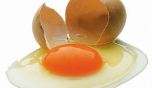 Сырые яйца 
